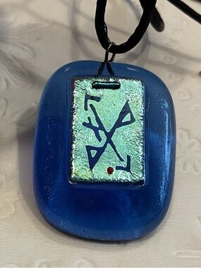 VINTAGE COBALT GLASS RUNE PENDANT DICHROIC GREEN FOIL GOD’S GIFT OF JOY 1980’s